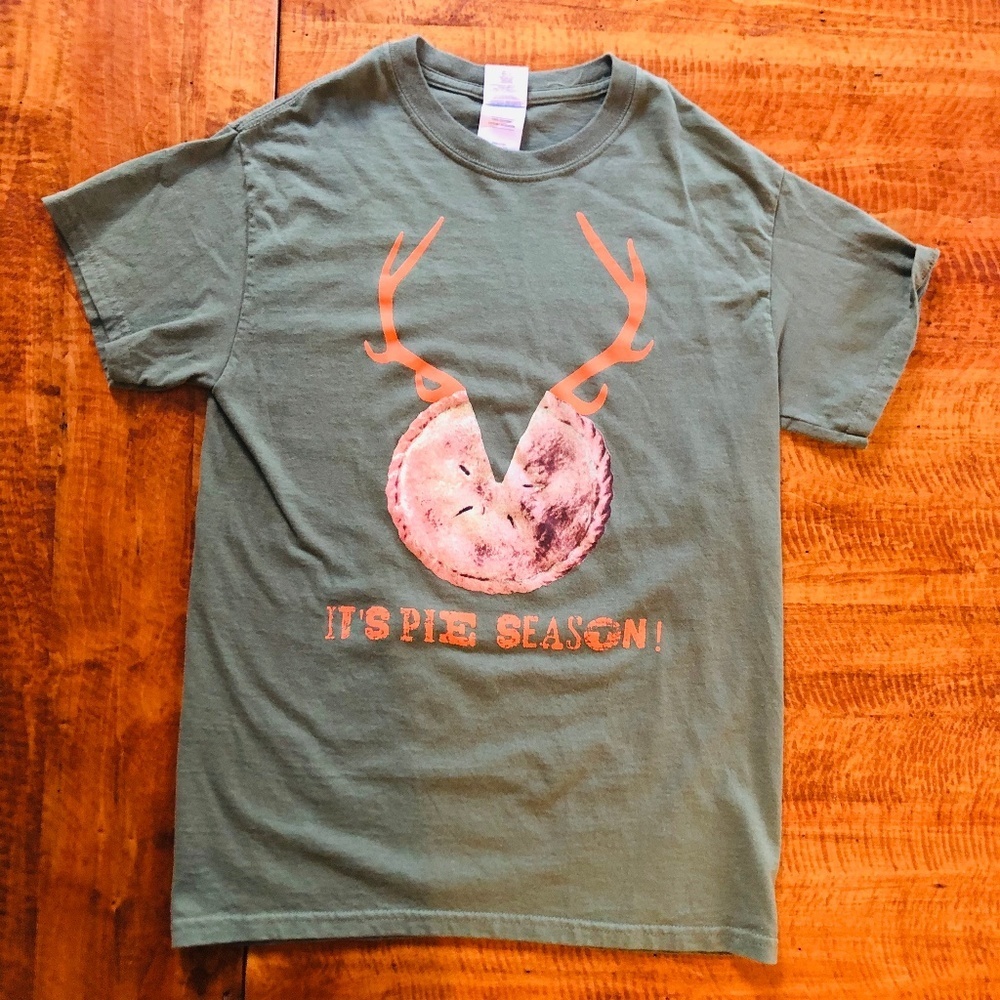 NWOT☀️Royer's - Olive Green Pie Season Graphic Tee - S